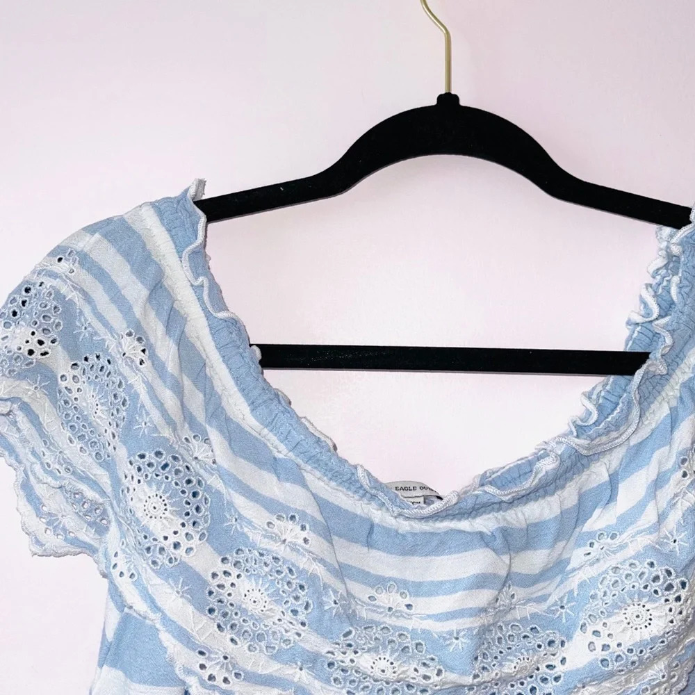 American Eagle NWOT Light Blue Striped Eyelet Off the Shoulder Top Small Women’s - Picture 2 of 9